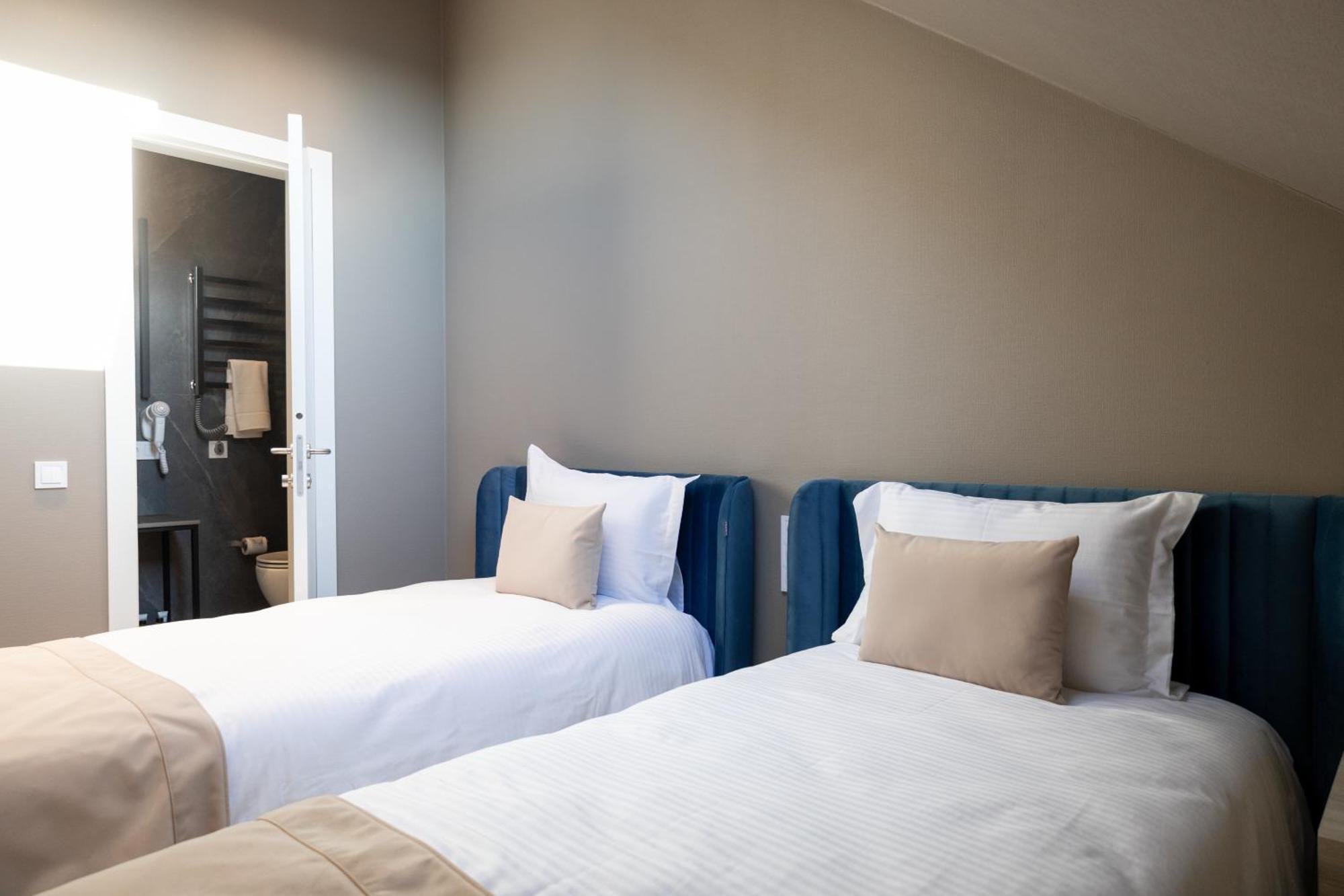 R.Hotel Черновцы Экстерьер фото